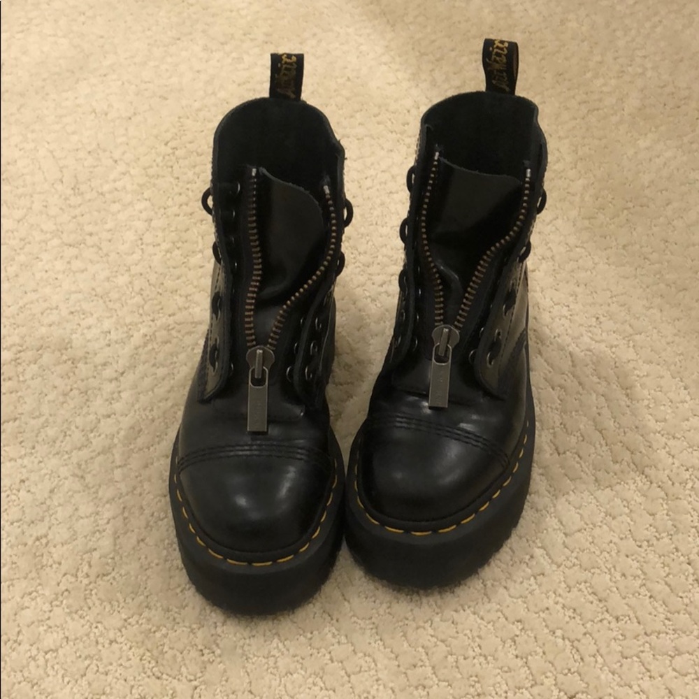 Doc martens Sinclair with zipper. Leather